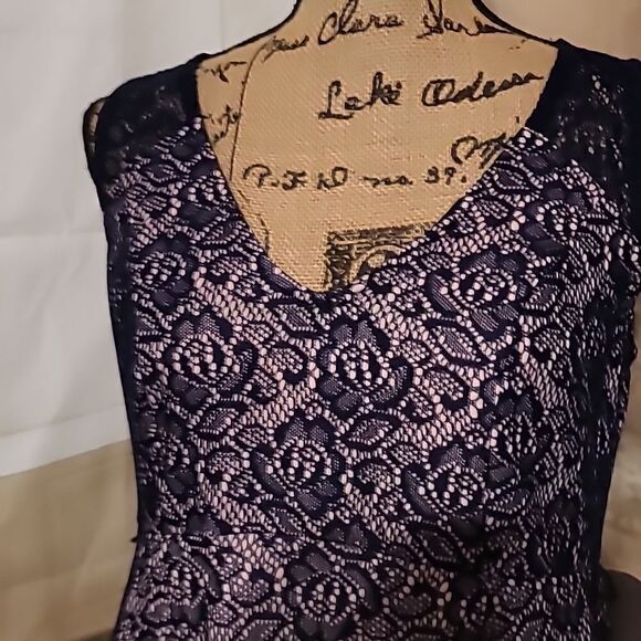 Motherhood Maternity Laced Dress Size S - Picture 2 of 7